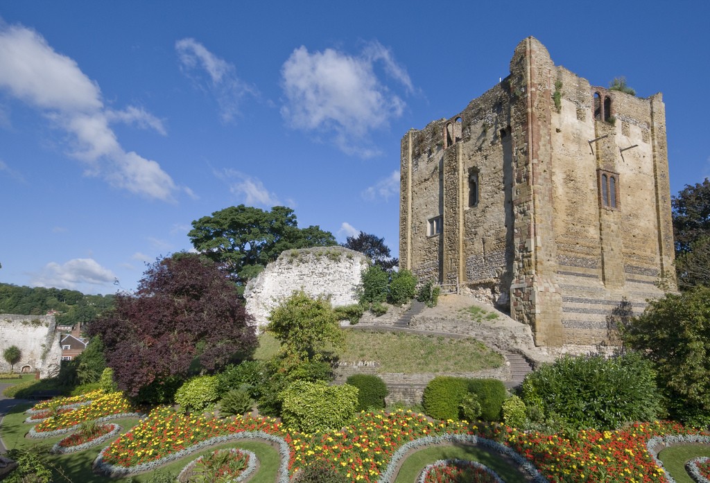 Guildford Castle, England by tps58. CC-BY-NC-ND 2.0.